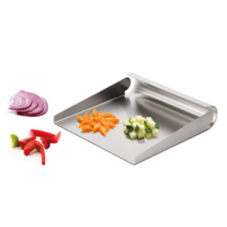 Nerezová naběračka na zeleninu