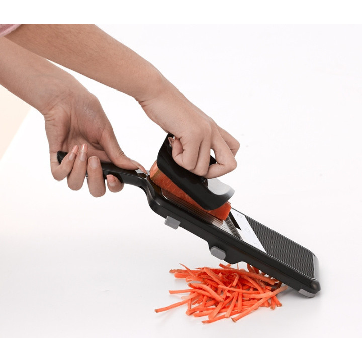 Malý kráječ zeleniny Julienne