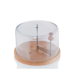 Kráječ na sýry s krytem